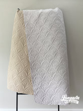 Load image into Gallery viewer, Glancing