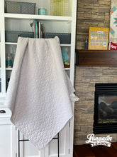 Load image into Gallery viewer, Pretty Petals