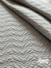 Load image into Gallery viewer, Mako and Thresher