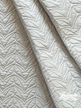 Load image into Gallery viewer, Mako and Thresher